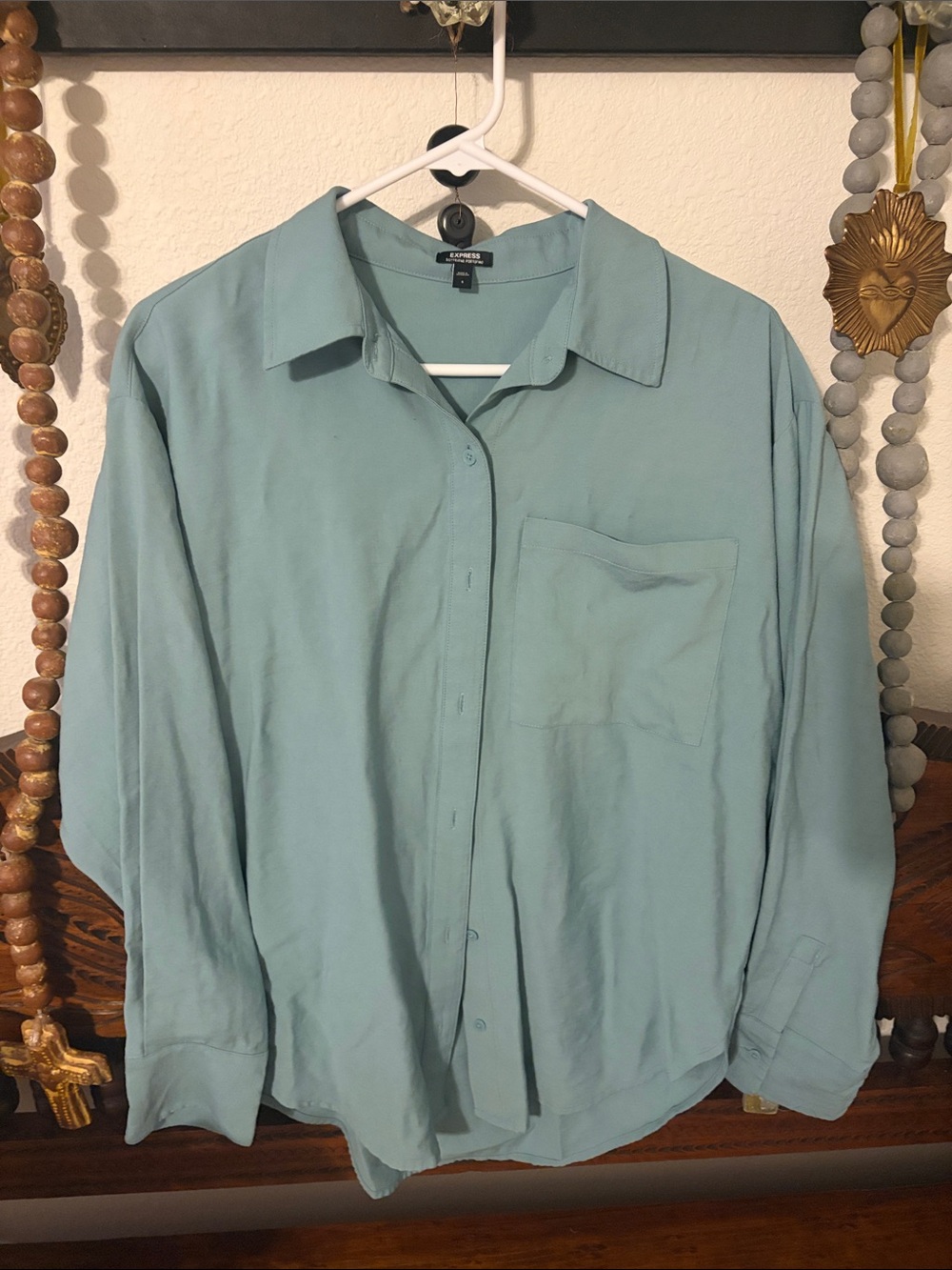 Express Women’s Button-Up Shirt in Seafoam Green